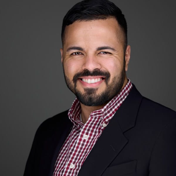 Hector Parra headshot